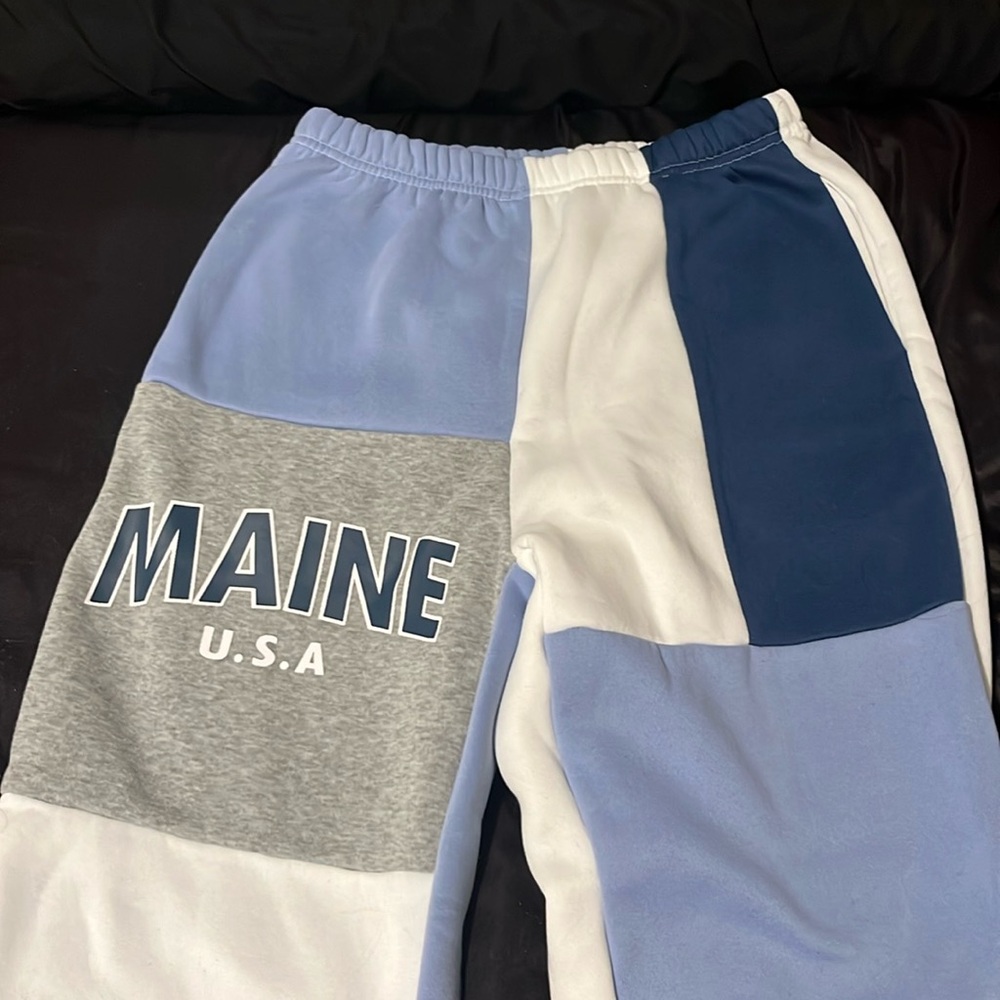 Size small sweatpants super cute and comfy